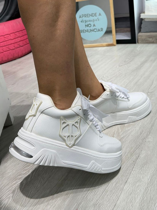 Lobo Blanco